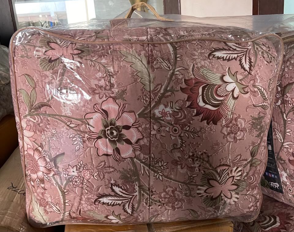 Comforter — 4, manufactured by Jindal Yarns, Panipat