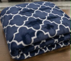 Flannel Blanket — 2, manufactured by Jindal Yarns, Panipat