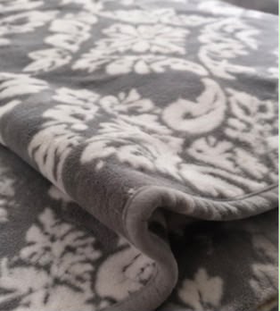 Polar Fleece Blanket — 8, manufactured by Jindal Yarns, Panipat